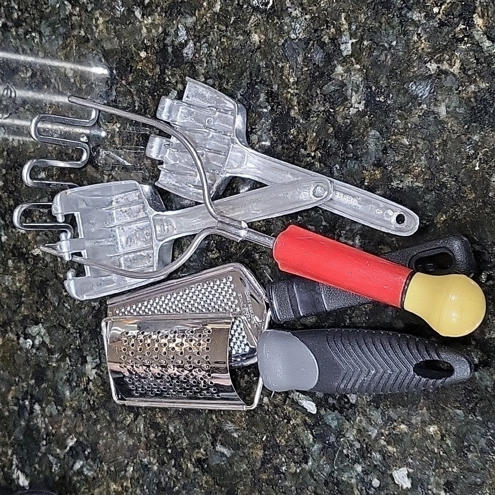 LOT of 4 Vintage Farmhouse Artbeck Masher and 3  Kitchen Utensils